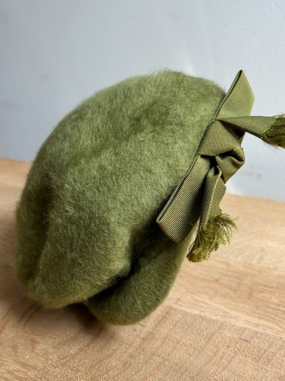 Merrimac Merri Soie Wool Felt 1950s Vintage Kutz Green Hat w/ Bow